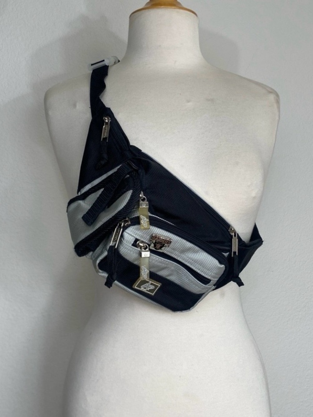 Athletech Womens Black Gray Pocket NFL Raiders Fanny Pack Belt Bag Streetwear